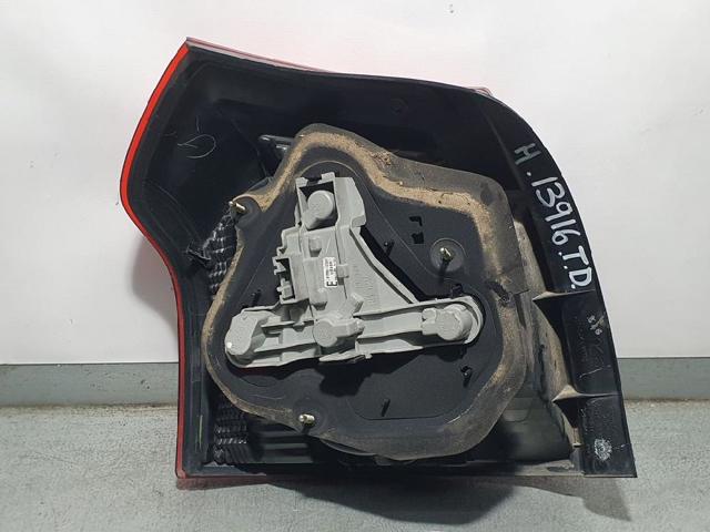 8155102300 TOYOTA Piloto trasero derecho  en stock Gandía
