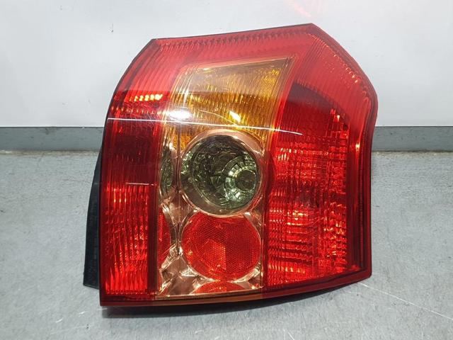 TOYOTA 8155102300 Piloto trasero derecho comprar Tarragona