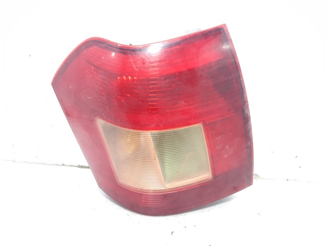 8155102300 TOYOTA Piloto trasero derecho  comprar en Oviedo