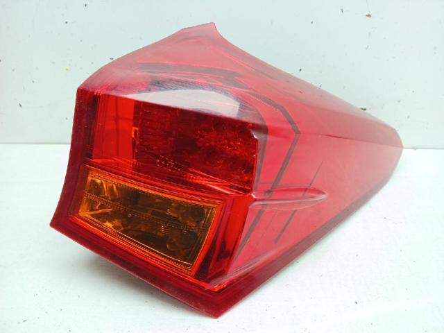 Piloto trasero exterior derecho 8155102710 TOYOTA