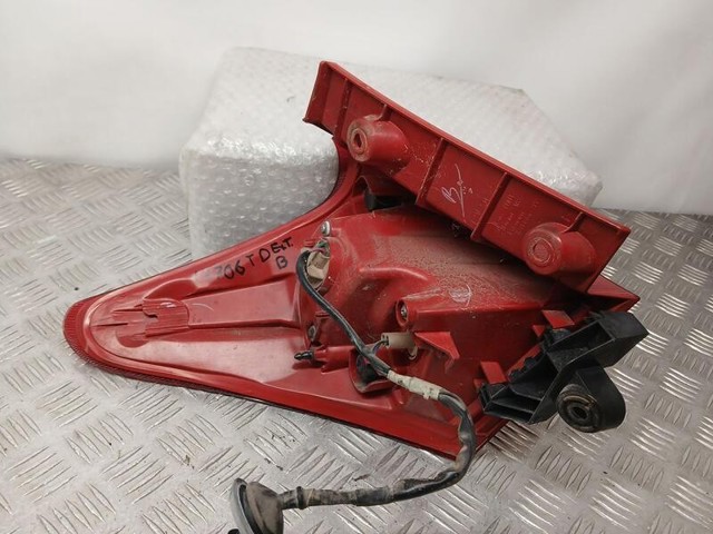 8155102740 TOYOTA Piloto trasero exterior derecho  en stock Huelva