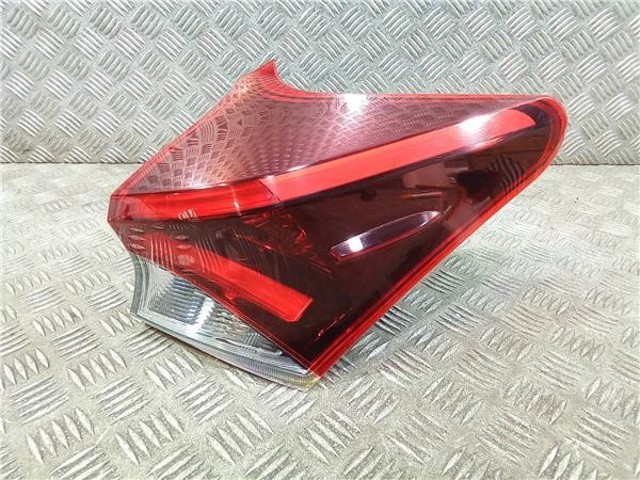 TOYOTA 8155102A61 Piloto trasero derecho comprar Barcelona