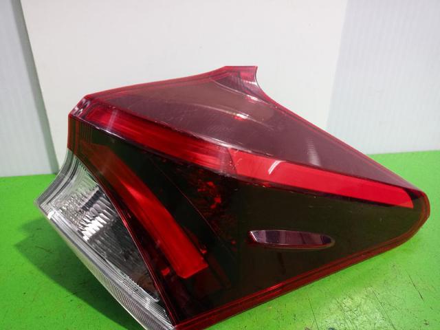 8155102A61 TOYOTA Piloto trasero derecho  disponible Ourense