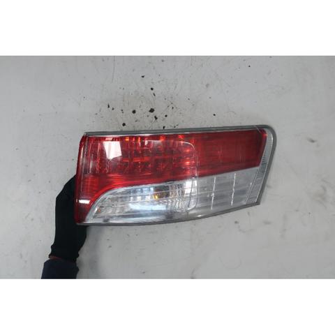 Piloto trasero exterior derecho 8155105250 TOYOTA