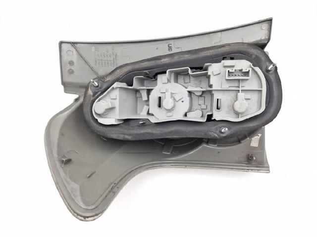 815510F020 TOYOTA Piloto trasero derecho  en stock Gandía