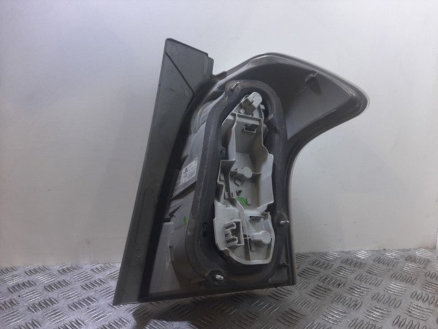Piloto trasero izquierdo 815600F060 TOYOTA