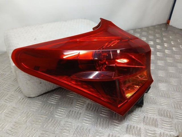 TOYOTA 8156102740 Piloto trasero exterior izquierdo comprar Barcelona
