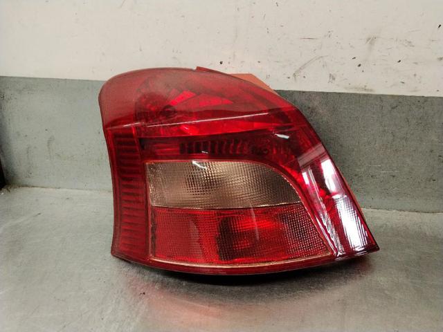 815610D110 Piloto trasero izquierdo  en stock Sabadell