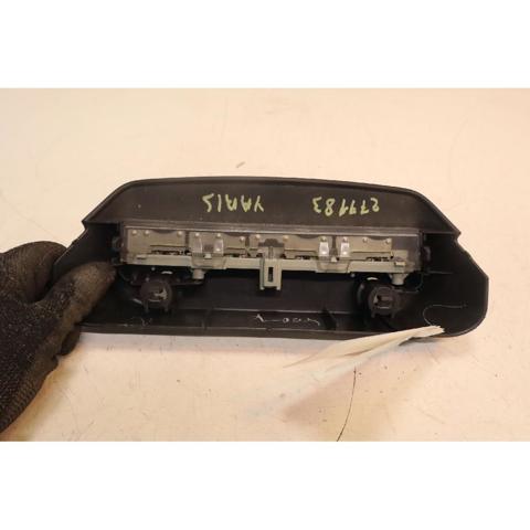 8157005100 TOYOTA Tercera luz de freno  en stock Córdoba