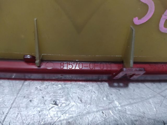 815700F011 TOYOTA Tercera luz de freno  en stock Huelva