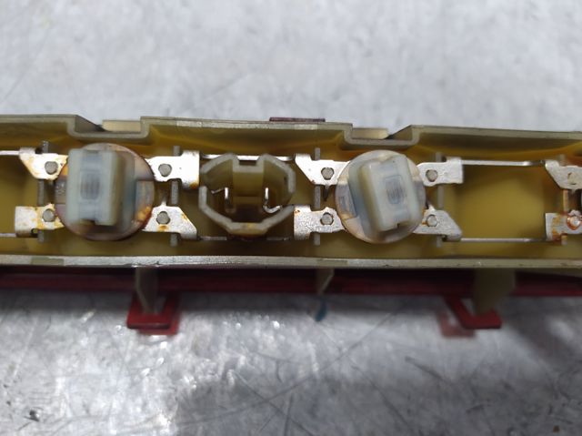 TOYOTA 815700F011 Luz de freno trasera adicional  disponible Lugo