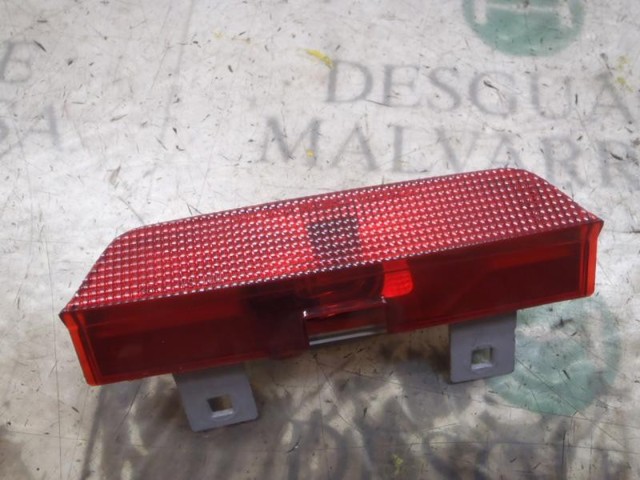 8157049015 TOYOTA Luz de freno trasera adicional  disponible Alicante