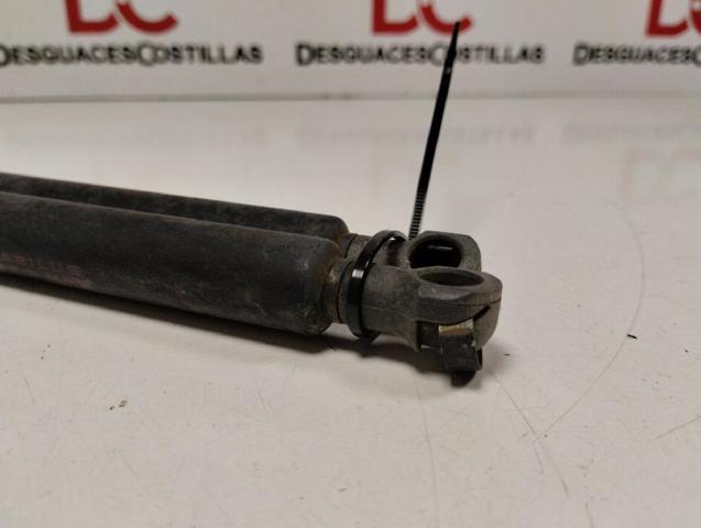 817701C000 Amortiguador maletero  en stock Sabadell