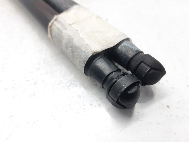 817701C001 Amortiguador de la tapa del maletero  comprar en Reus