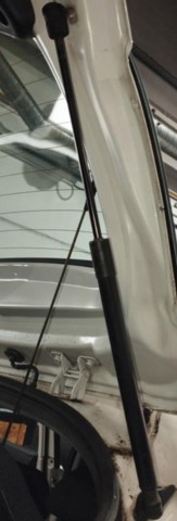 HYUNDAI 817701W200 Amortiguador maletero comprar Barcelona