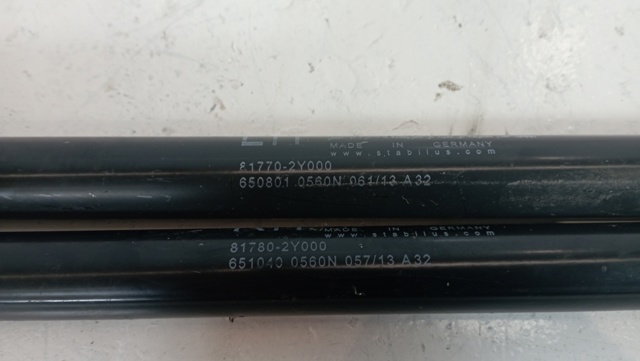 817702Y000 HYUNDAI Amortiguador maletero  en stock Gandía