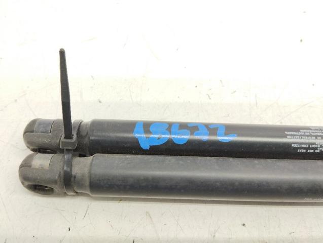 817703W000 Amortiguador de la tapa del maletero  disponible Málaga