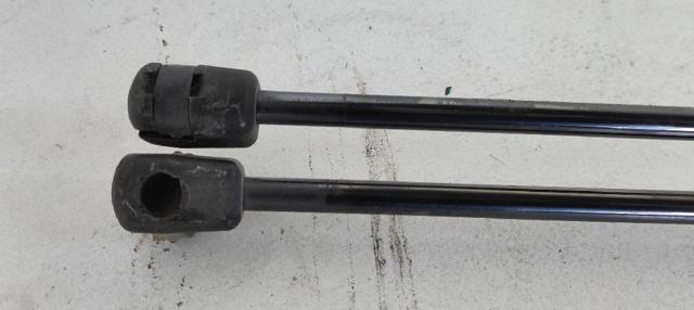 817703W000 Amortiguador maletero  en stock Sabadell