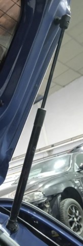 81770C8010 Amortiguador de la tapa del maletero  disponible Málaga