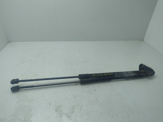 HYUNDAI 81770D7000 Amortiguador de la tapa del maletero  disponible Lugo