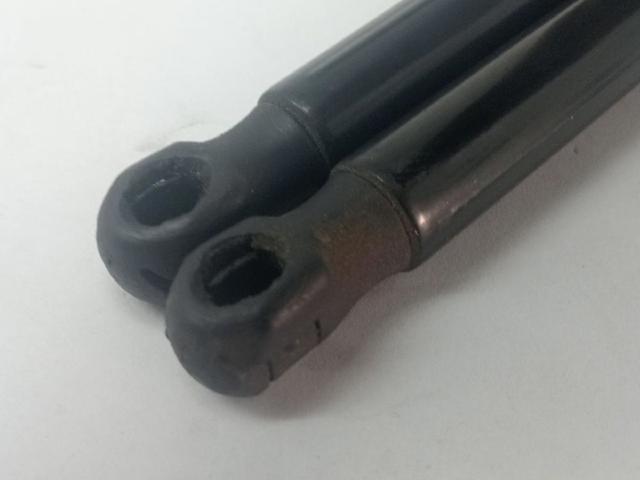 81770D7001 Amortiguador de la tapa del maletero  disponible Utrera