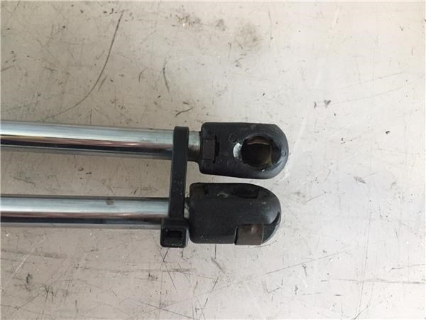 817713A001 HYUNDAI Amortiguador maletero  en stock Córdoba
