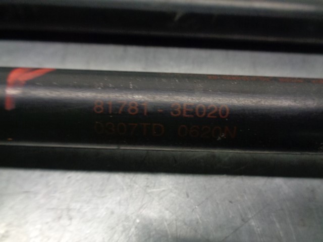 817713E020 Amortiguador de la tapa del maletero  disponible Burgos