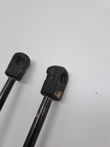 817801W200 Amortiguador de maletero  disponible Utrera