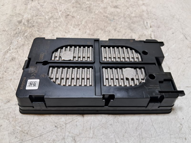 VAG 81A035502 Cargador de batería  en stock Salamanca