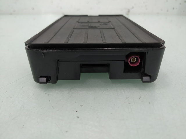 VAG 81A035502 Cargador de batería  en stock Salamanca