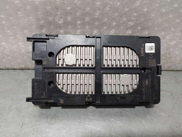 81A035502 Cargador de batería  comprar en Reus