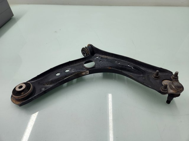 VAG 81A407151C Brazo inferior izquierdo de la suspensión delantera  disponible Lugo