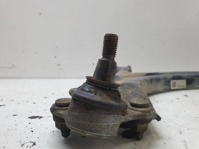 VAG 81A407151F Brazo inferior izquierdo de la suspensión delantera  en stock Terrassa