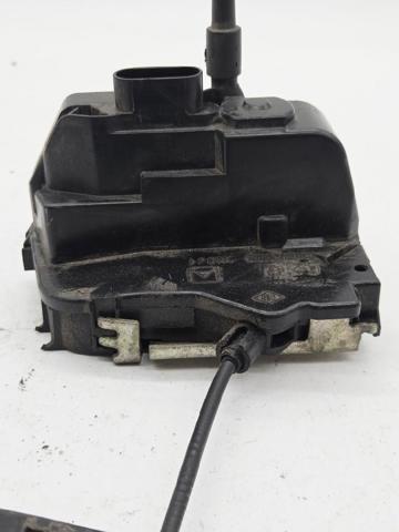 RENAULT 8200000658 Cerradura de la puerta trasera derecha  en stock Terrassa