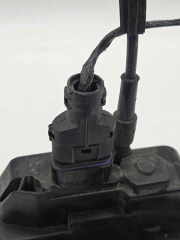 RENAULT 8200000658 Cerradura de la puerta trasera derecha  en stock Valencia