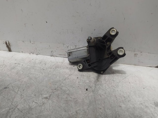 RENAULT 8200001891B Motor del limpiaparabrisas trasero  disponible España