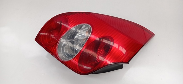 RENAULT 8200002471 Piloto trasero izquierdo comprar Barcelona