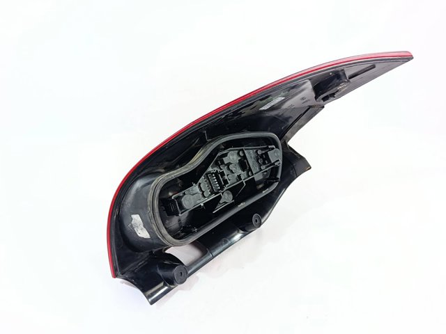 8200002472 RENAULT Piloto trasero derecho  en stock Gandía