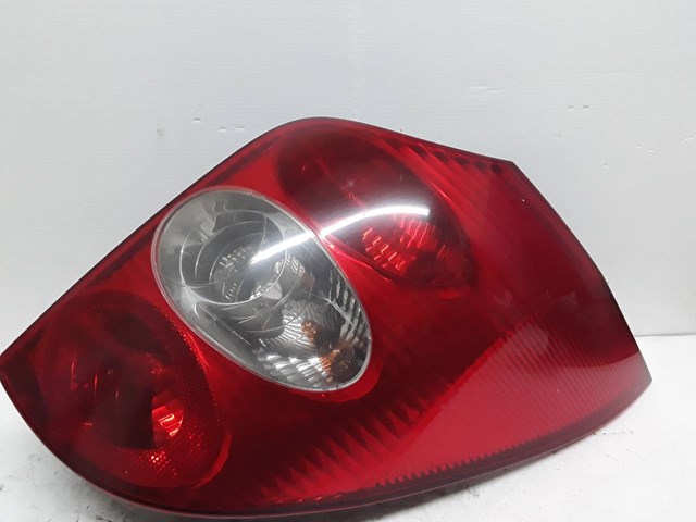 8200002472 RENAULT Piloto trasero derecho  en stock Córdoba