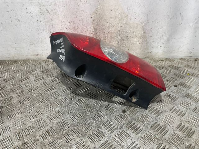 8200002472 Piloto trasero derecho  disponible Málaga