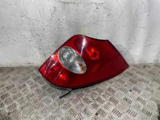 8200002472 Piloto trasero derecho  disponible Utrera