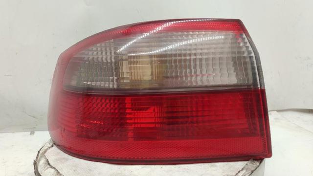 RENAULT 8200002473 Piloto trasero exterior izquierdo  en stock Terrassa