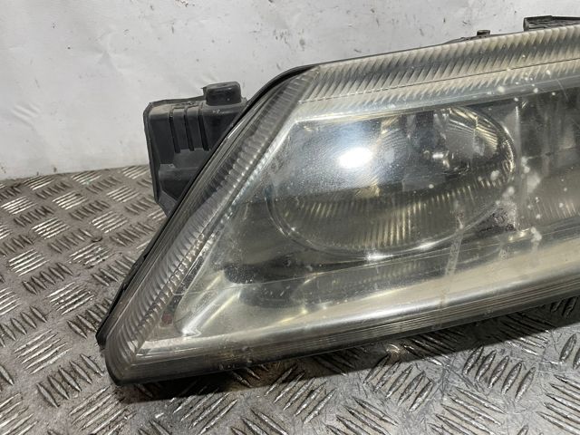 RENAULT 8200002845 Faro izquierdo  en stock Salamanca
