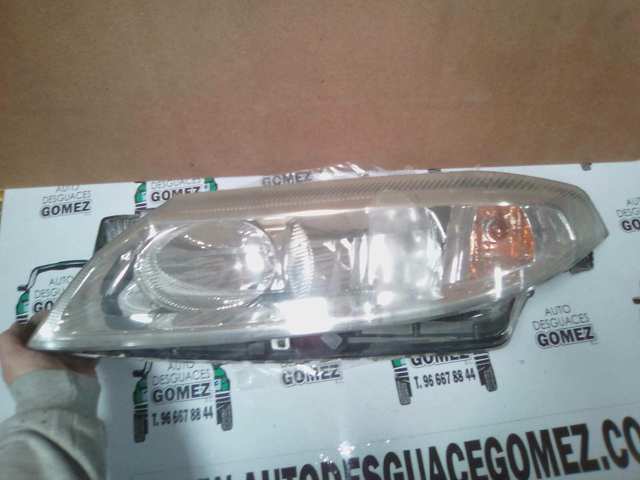 8200002845 RENAULT Faro izquierdo  disponible Ourense