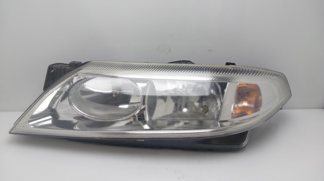 Faros delanteros 8200002845 RENAULT