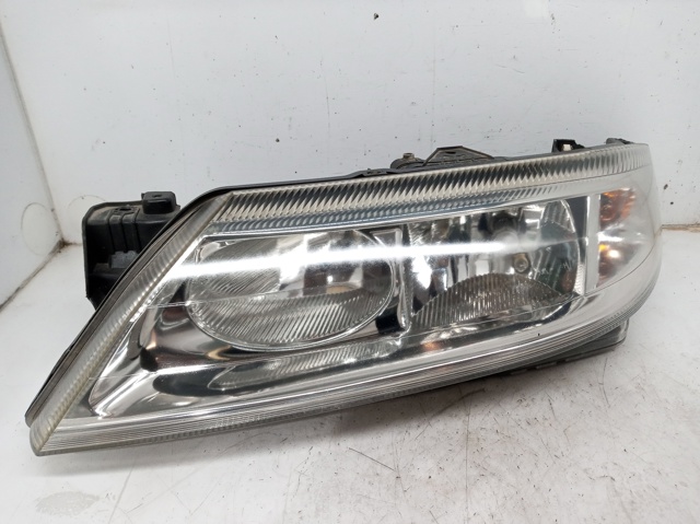 Faros delantero izquierdo 8200002845 RENAULT