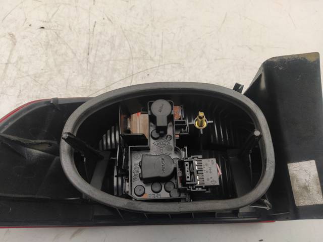 RENAULT 8200002845 Faro izquierdo  disponible Valladolid