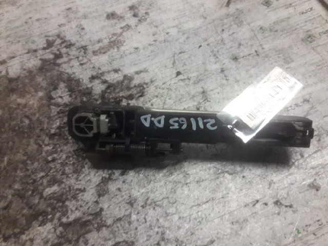 RENAULT 8200004747 Soporte de manija exterior de puerta delantera derecha  en stock Valencia