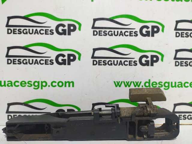 RENAULT 8200004747 Soporte de manija exterior de puerta delantera derecha  disponible España