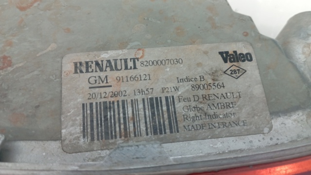 RENAULT 8200007030 Piloto intermitente derecho  en stock Terrassa